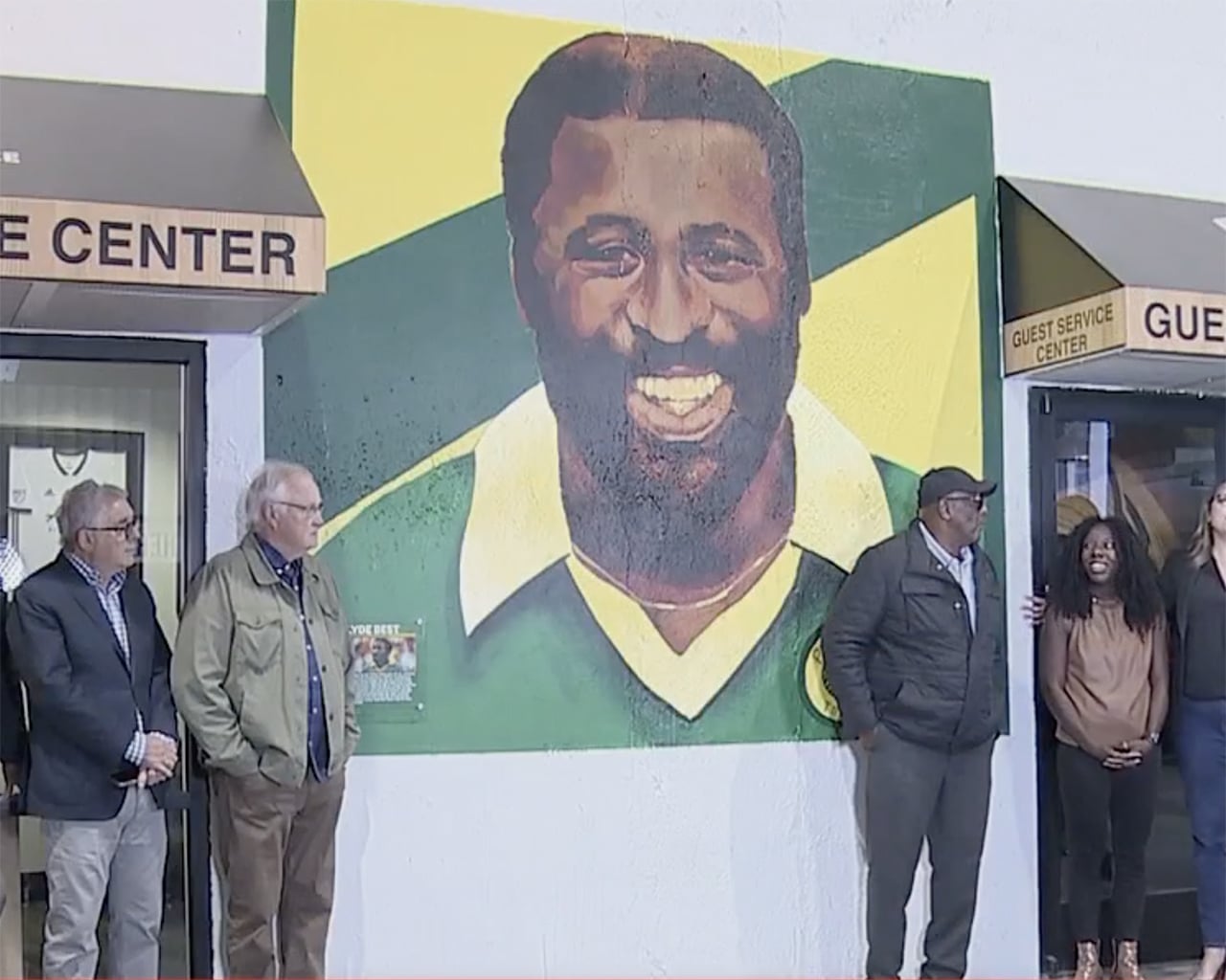 New mural of Timbers' star Clyde Best unveiled at Providence Park